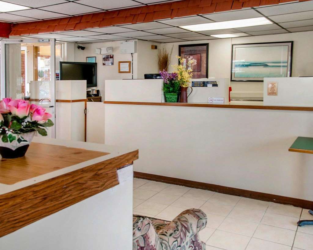 Econo Lodge Battle Creek Interior photo
