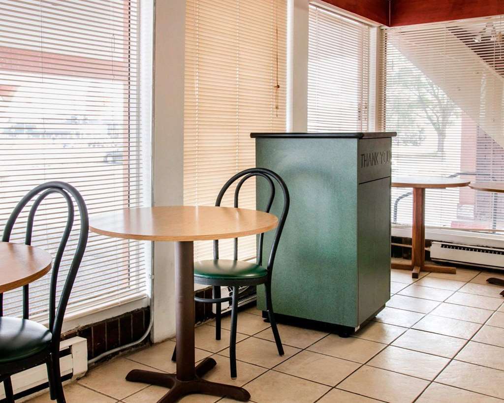 Econo Lodge Battle Creek Restaurant photo